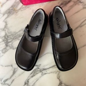 NWT Algeria Belle Shoes